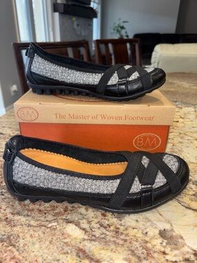 Bernie Mev Flats size 41 NIB